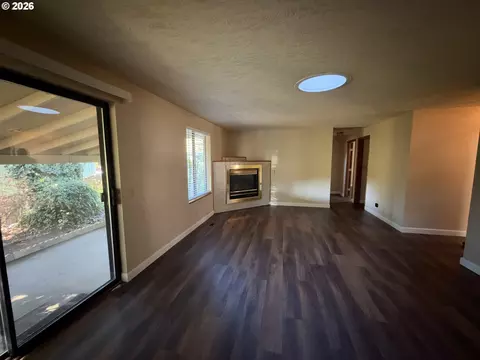 Living - 18161 Meinig Ave, Sandy, OR 97055 photo 1 of 3