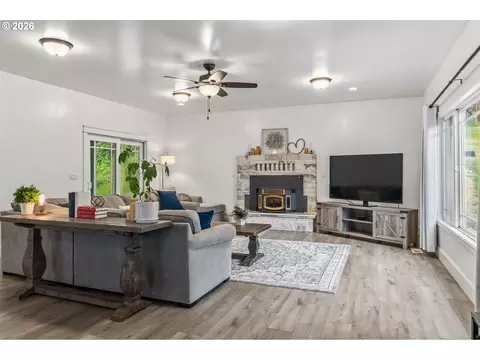 Living - 89093 Marcola Rd, Springfield, OR 97478 photo 1 of 1