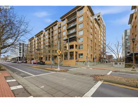 701 Columbia St #103, Vancouver, WA 98660