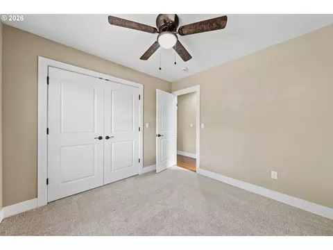 Bedroom - 613 Brooks Loop, Sutherlin, OR 97479 photo 6 of 6