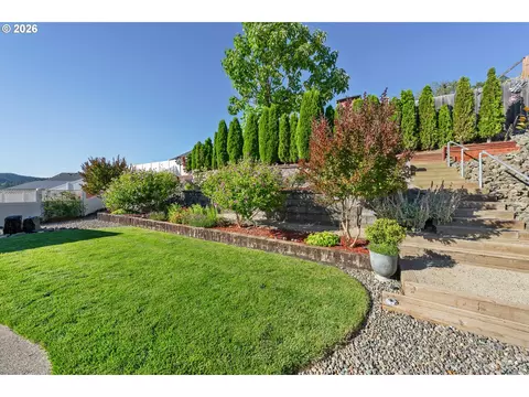 Exterior - 613 Brooks Loop, Sutherlin, OR 97479 photo 10 of 17