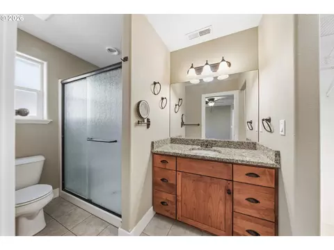 Bath - 613 Brooks Loop, Sutherlin, OR 97479 photo 1 of 3