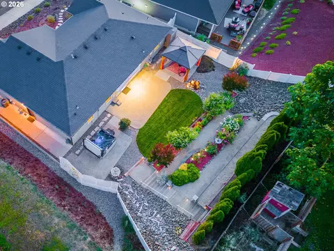 View/Area - 613 Brooks Loop, Sutherlin, OR 97479 photo 1 of 9