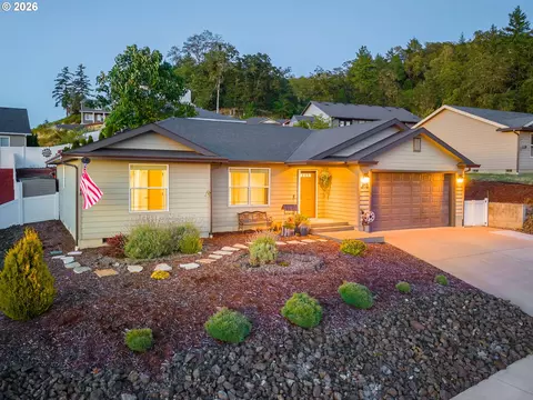 Exterior - 613 Brooks Loop, Sutherlin, OR 97479 photo 2 of 17