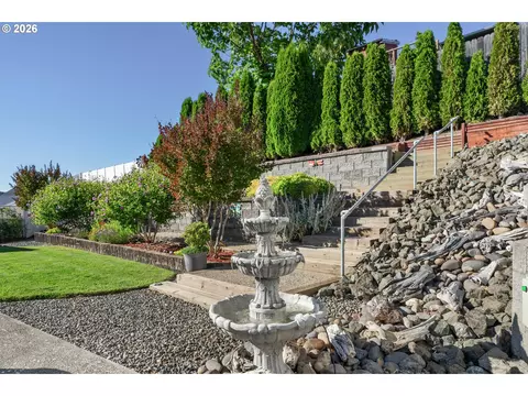Exterior - 613 Brooks Loop, Sutherlin, OR 97479 photo 11 of 17
