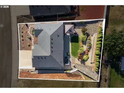 View/Area - 613 Brooks Loop, Sutherlin, OR 97479 photo 5 of 9