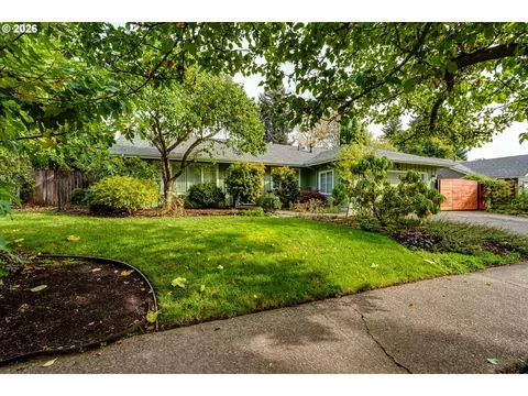 555 Stonegate St, Eugene, OR 97401