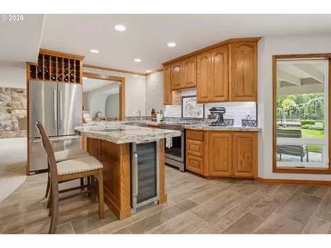 Kitchen - 19710 SE Semple Rd, Damascus, OR 97089 photo 5 of 5