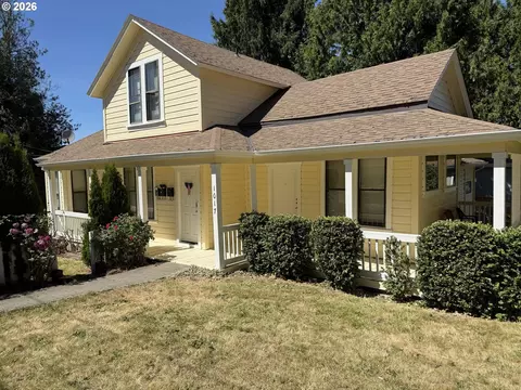 1017 5th St, Oregon City, OR 97045