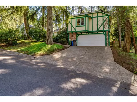 1700 Cameo Dr, Eugene, OR 97405