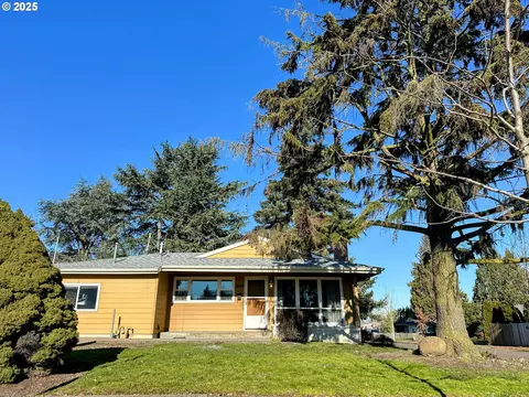 12041 NE Stanton St, Portland, OR 97220