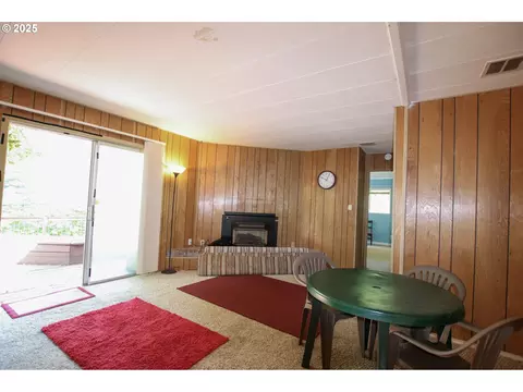 Living - 11425 E Mapleton Rd, Mapleton, OR 97453 photo 7 of 8