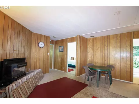 Living - 11425 E Mapleton Rd, Mapleton, OR 97453 photo 6 of 8