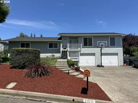 2020 NW Witherspoon Ave, Roseburg, OR 97471