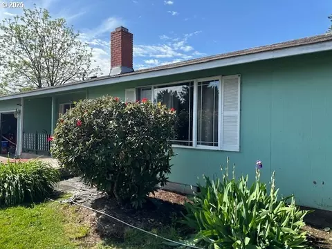 1067 Cinnamon Ave, Eugene, OR 97404