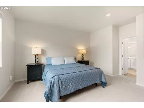 Bedroom - 2956 U St, Springfield, OR 97477 photo 2 of 6