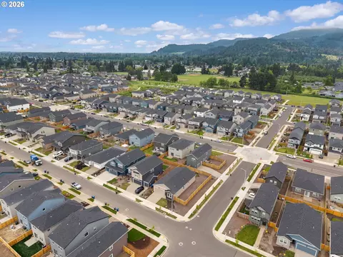 View/Area - 2956 U St, Springfield, OR 97477 photo 3 of 4