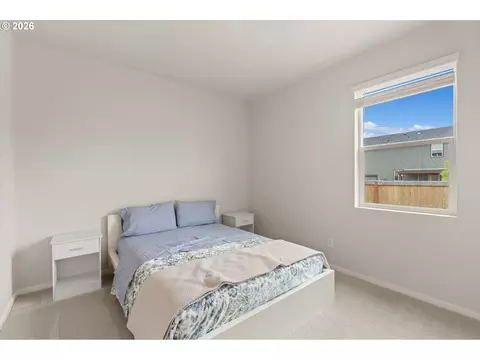 Bedroom - 2956 U St, Springfield, OR 97477 photo 4 of 6