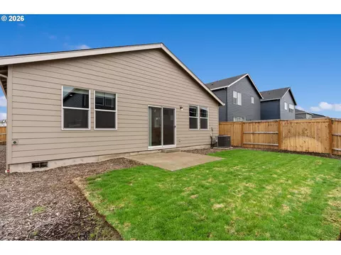 Exterior - 2956 U St, Springfield, OR 97477 photo 5 of 7