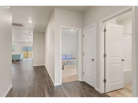 Entry Way - 2956 U St, Springfield, OR 97477 photo 1 of 2