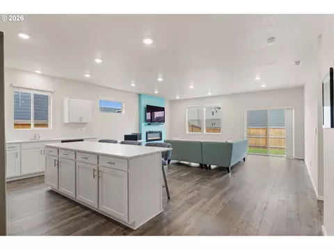 Kitchen - 2956 U St, Springfield, OR 97477 photo 1 of 6