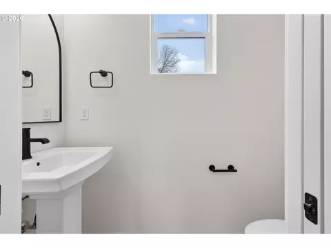 Bath - 4059 SW Mckinley St #40, Gresham, OR 97080 photo 7 of 8