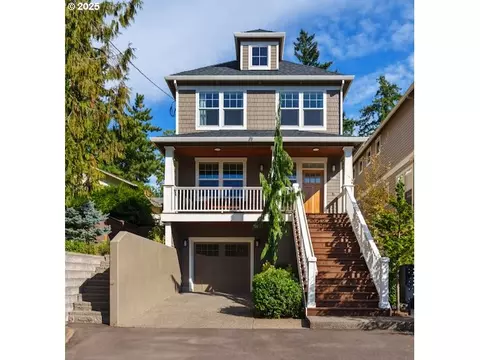 7868 SW 30th Ave, Portland, OR 97219