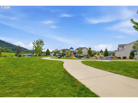 Other - 2923 SW 40th St, Gresham, OR 97080 photo 7 of 7