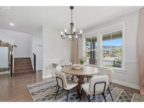 Dining - 2923 SW 40th St, Gresham, OR 97080 photo 1 of 1