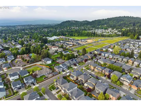 View/Area - 2923 SW 40th St, Gresham, OR 97080 photo 2 of 3