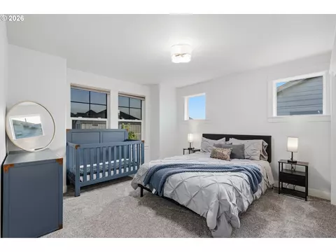 Bedroom - 2923 SW 40th St, Gresham, OR 97080 photo 5 of 5