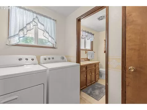 310 Hatton Ave, Eugene, OR 97404 photo 19