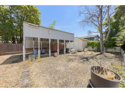 310 Hatton Ave, Eugene, OR 97404 photo 43