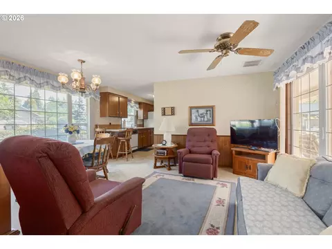 310 Hatton Ave, Eugene, OR 97404 photo 12