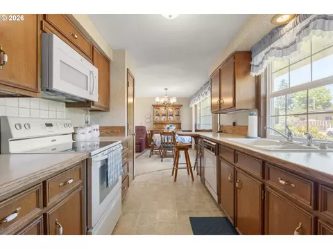 310 Hatton Ave, Eugene, OR 97404 photo 18