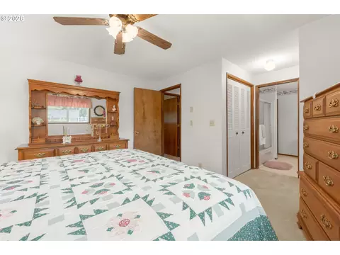 310 Hatton Ave, Eugene, OR 97404 photo 23