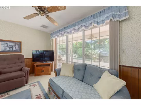 310 Hatton Ave, Eugene, OR 97404 photo 13