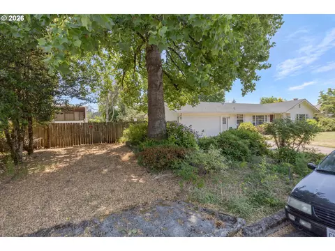 310 Hatton Ave, Eugene, OR 97404 photo 47