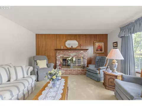 310 Hatton Ave, Eugene, OR 97404 photo 10