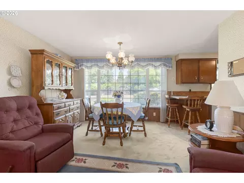 310 Hatton Ave, Eugene, OR 97404 photo 14