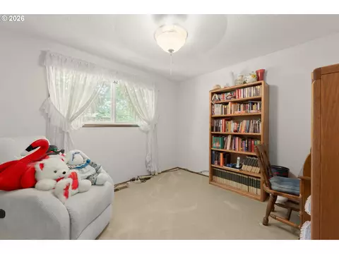 310 Hatton Ave, Eugene, OR 97404 photo 27