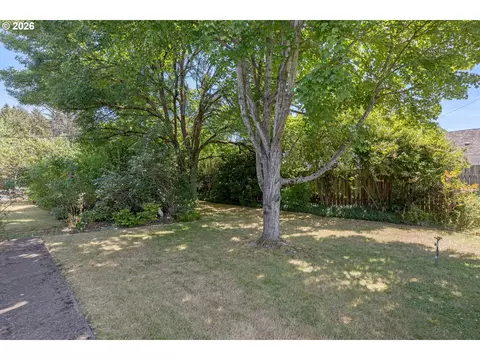 310 Hatton Ave, Eugene, OR 97404 photo 40