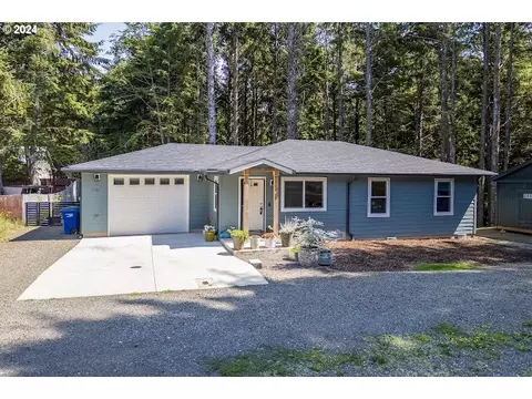 1738 SW Fleet Ave, Lincoln City, OR 97367
