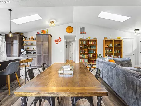 Dining - 1413 SW 14th St, Gresham, OR 97080 photo 2 of 2