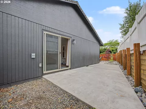 Exterior - 1413 SW 14th St, Gresham, OR 97080 photo 2 of 13