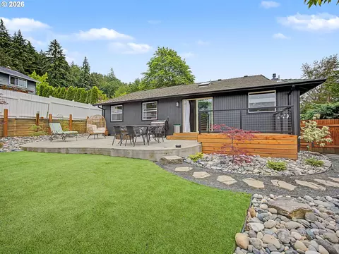 Exterior - 1413 SW 14th St, Gresham, OR 97080 photo 9 of 13
