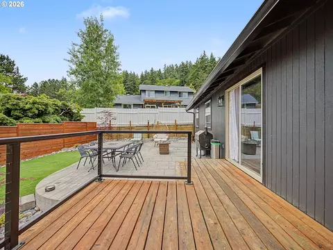 Exterior - 1413 SW 14th St, Gresham, OR 97080 photo 5 of 13