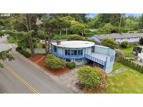 1010 Hemlock Ave, Coos Bay, OR 97420
