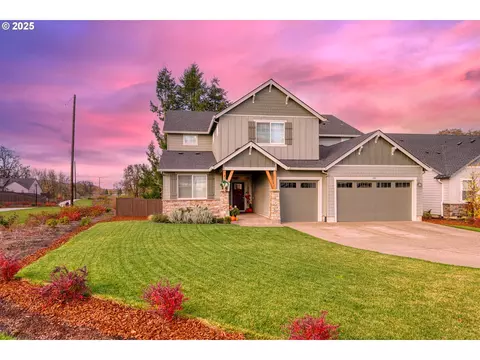 1895 NW Charles St, Mcminnville, OR 97128