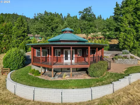 6477 Elkhead Rd, Yoncalla, OR 97499